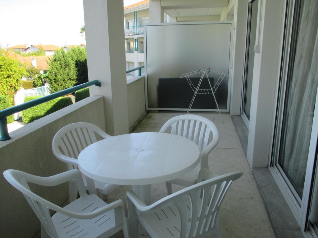 Appartement Golf Et Nivelle Avec Piscine Et Parking Ciboure Bagian luar foto